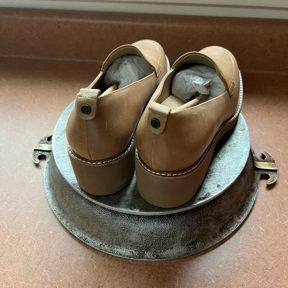 Naturalizer Tan Vegan Leather Heeled Womens Loafers 7.5 Wide - Picture 4 of 6